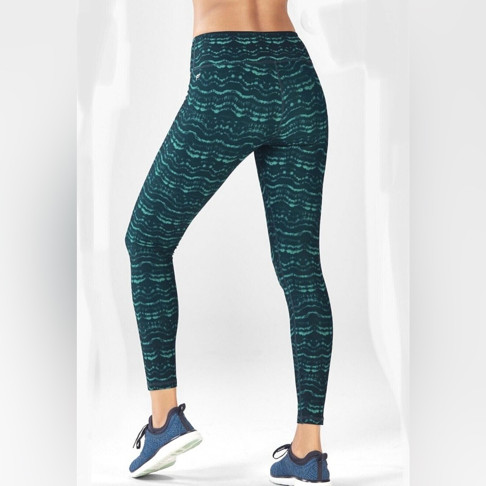 Fabletics Mid Rise Powerhold Legging Medium M Tidal Green Black Printed Pants